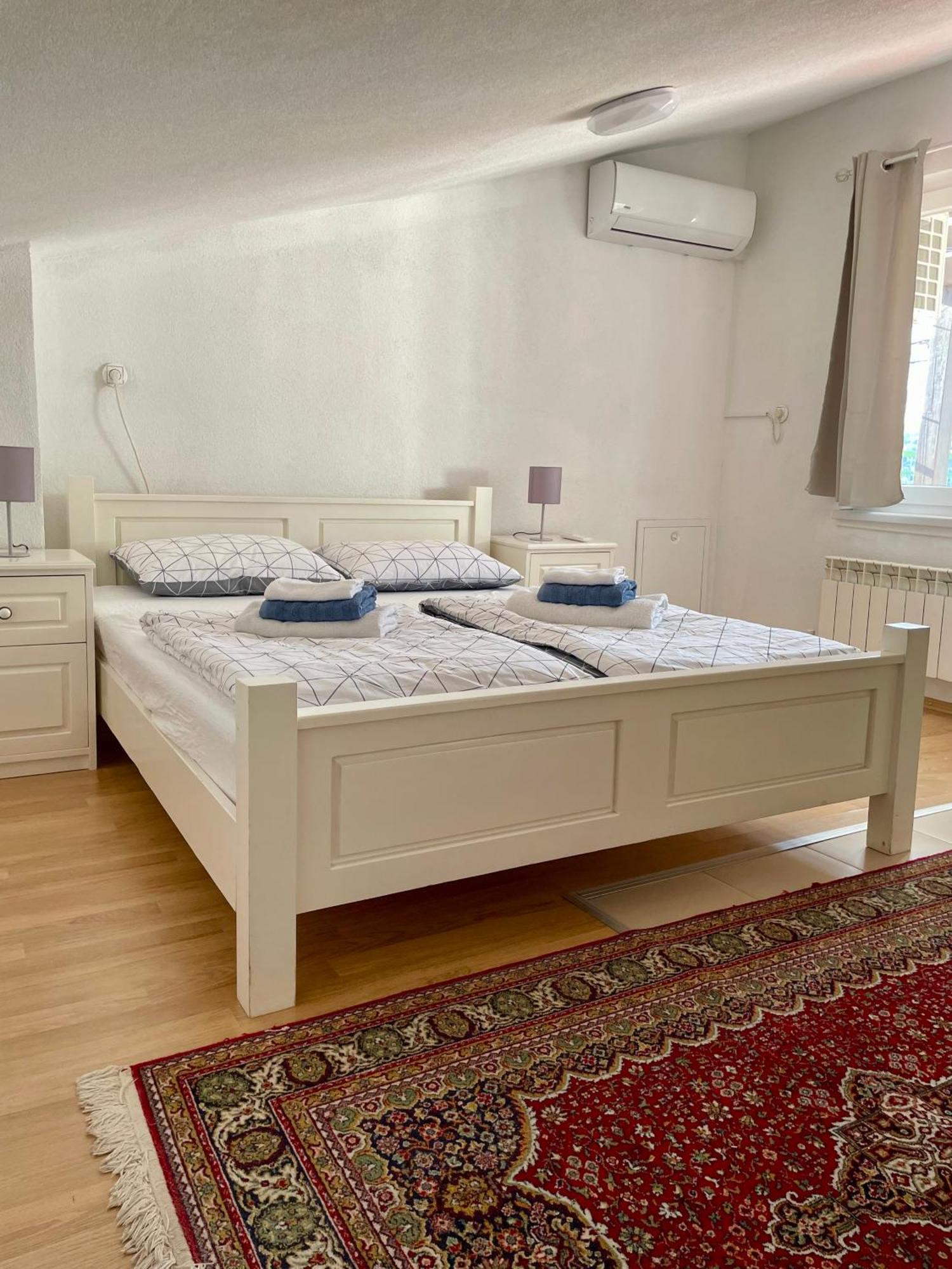 Sarajevo Cozy Attic Apartment Bagian luar foto